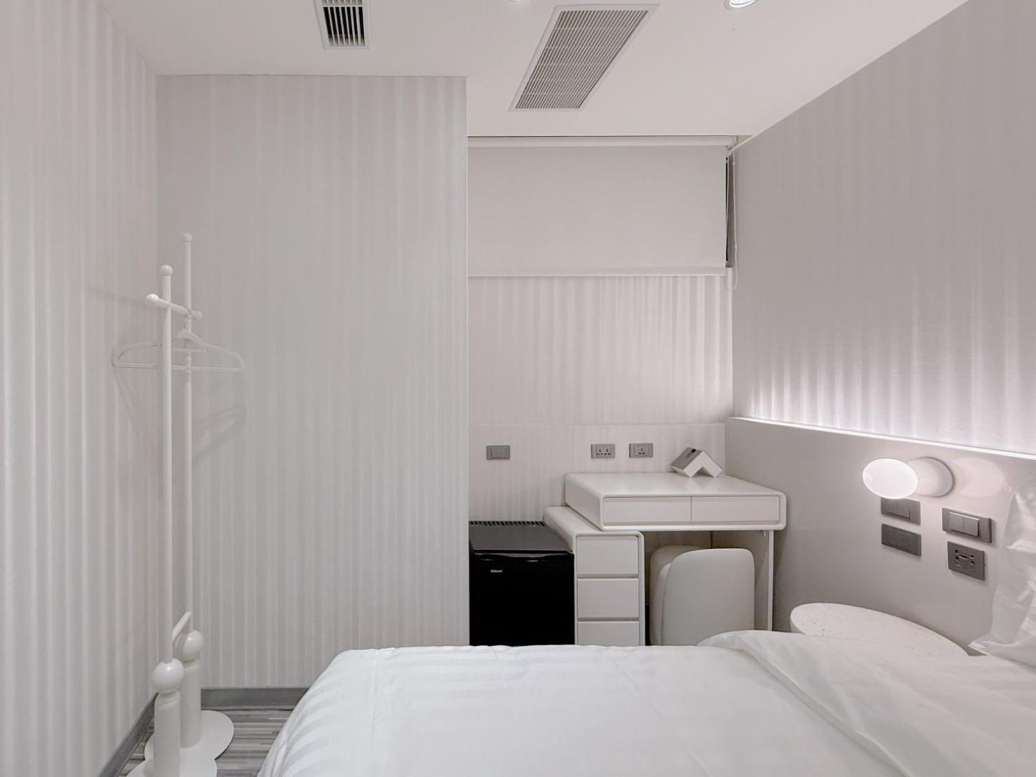 At Home Hotel Nanshi ไทเป ภายนอก รูปภาพ
