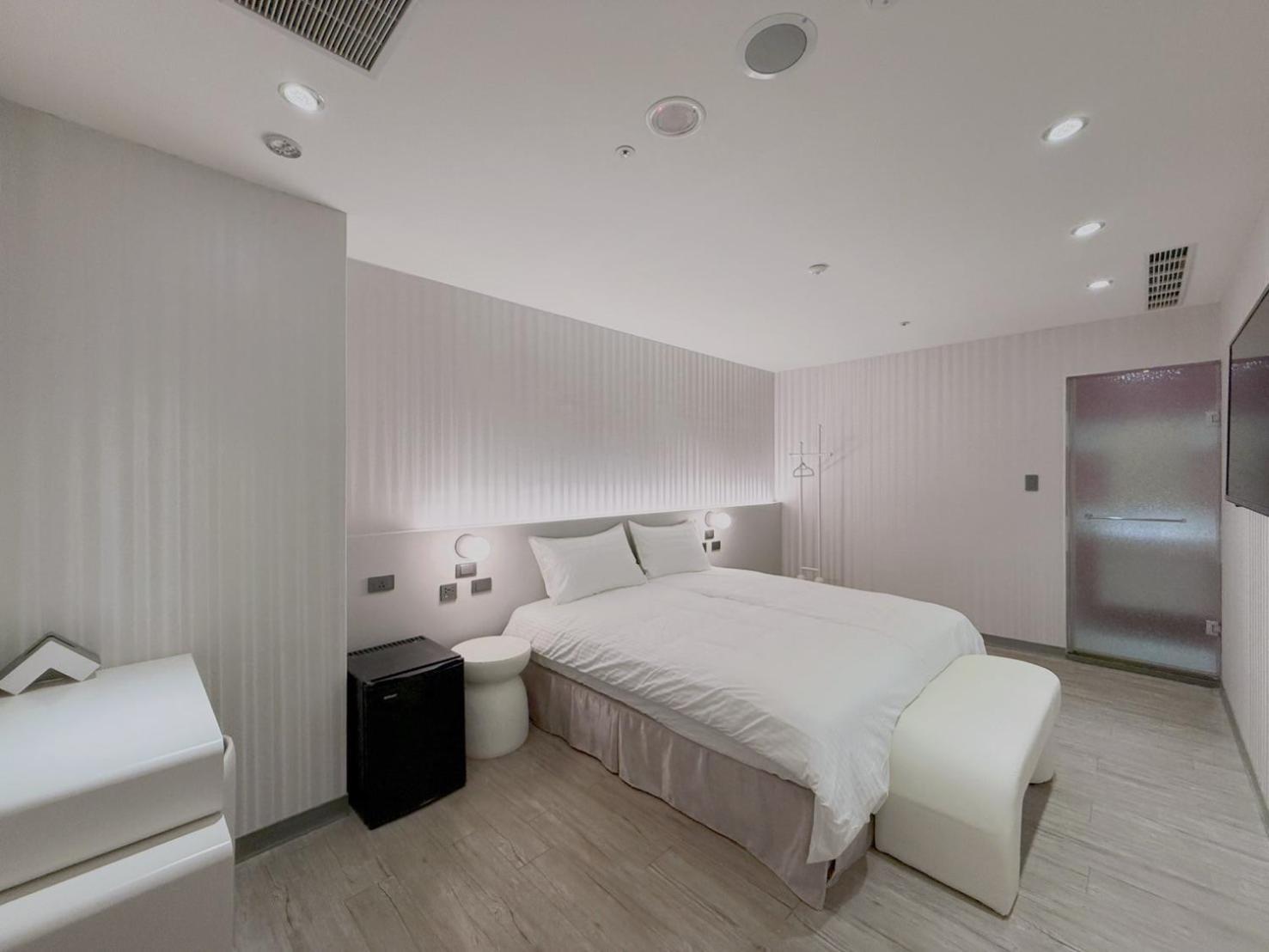 At Home Hotel Nanshi ไทเป ภายนอก รูปภาพ