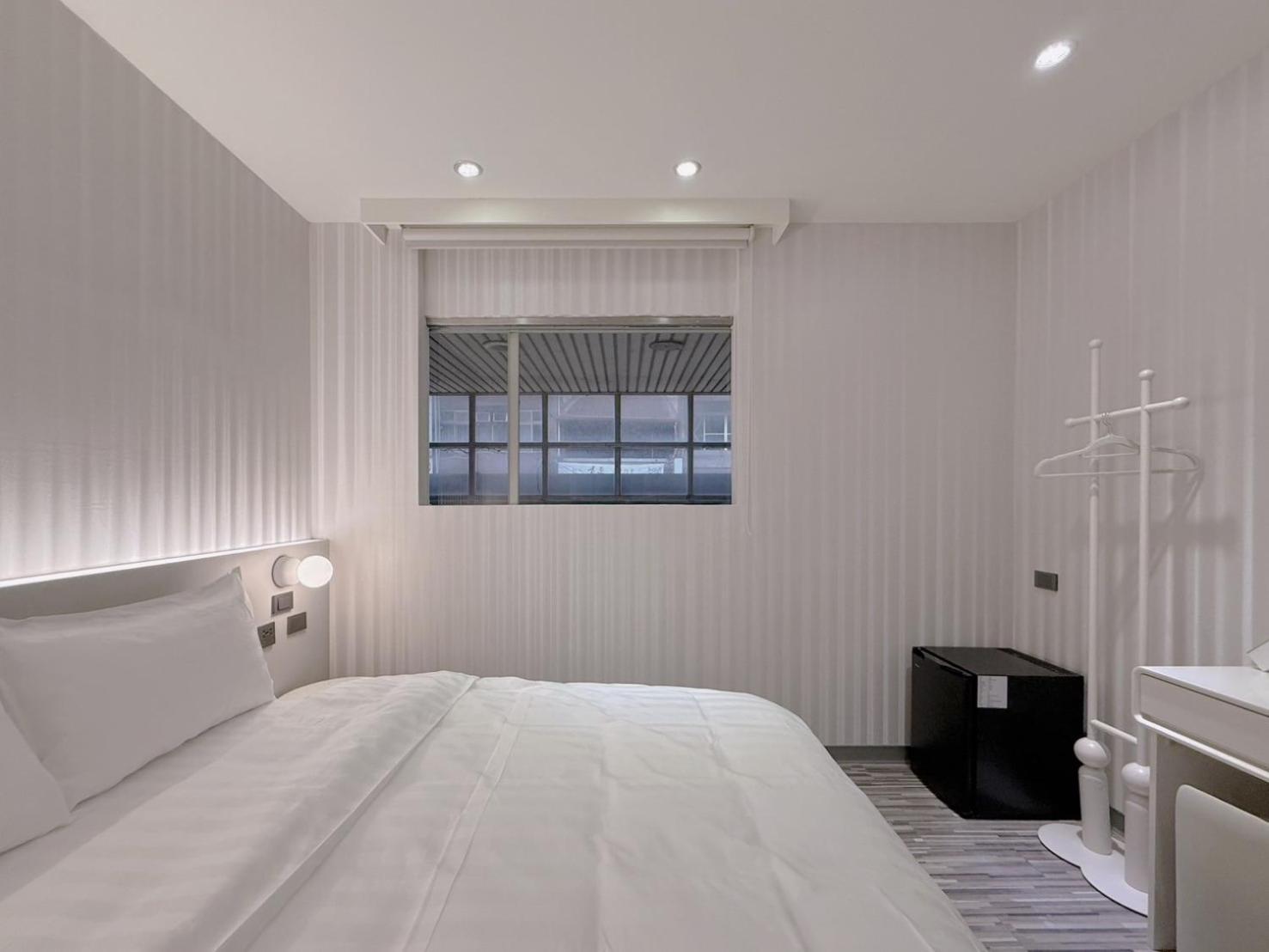 At Home Hotel Nanshi ไทเป ภายนอก รูปภาพ