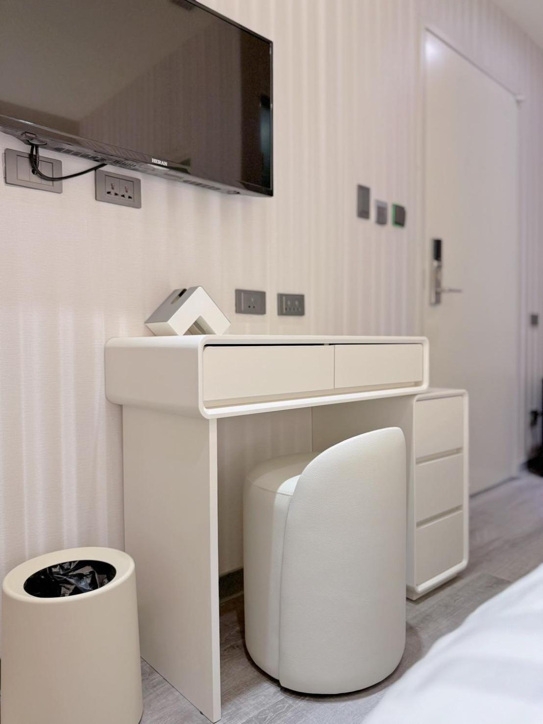 At Home Hotel Nanshi ไทเป ภายนอก รูปภาพ